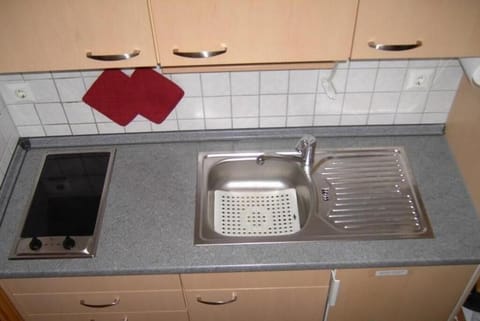 Kitchen area. Picture 6