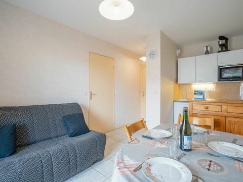 Furniture, Property, Cabinetry, Tableware, Building, Blue, Azure, Countertop, Table, Couch