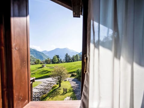 Swimming Pool, Hill, Leisure, Mountain Range, Outdoor Furniture, Hill Station, Resort, Valley, Eco Hotel, Ridge