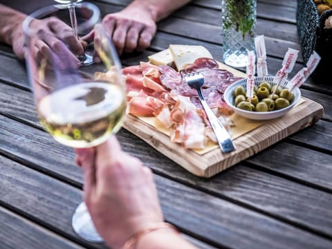 Swimming Pool, Hill, Leisure, Mountain Range, Outdoor Furniture, Hill Station, Resort, Valley, Eco Hotel, Ridge