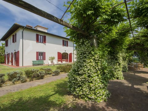 Property, House, Green, Tree, Home, Real Estate, Cottage, Residential Area, Building, Land Lot