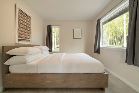 12 bedrooms, desk, iron/ironing board, travel crib