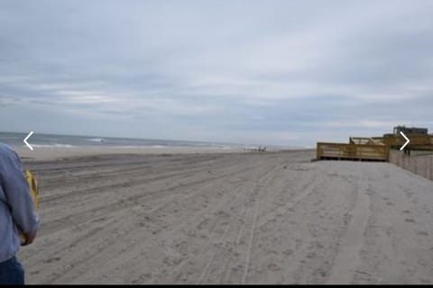 Beach nearby, sun loungers, beach towels