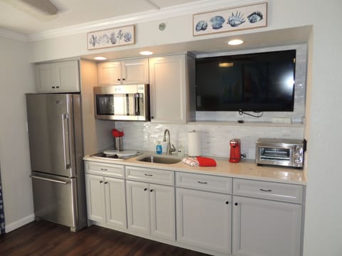 Fully equipped kitchen with plenty of cabinet space