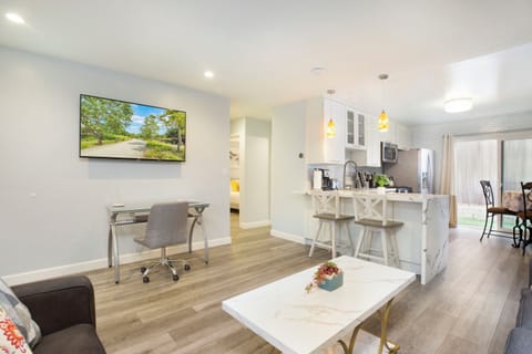 Dedicated desk & laptop space to work from home. Permit #str14-0085