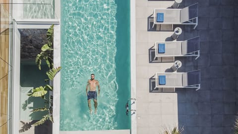 Indoor pool, outdoor pool