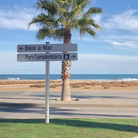 Beach nearby, sun loungers, beach towels