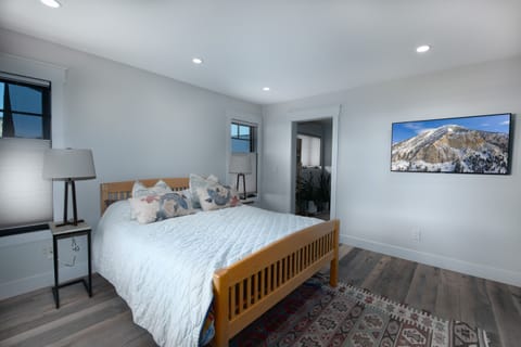 1st Flor North Bedroom