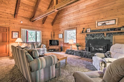 This 3-bed, 2-bath cabin is sure to promise a fun time!