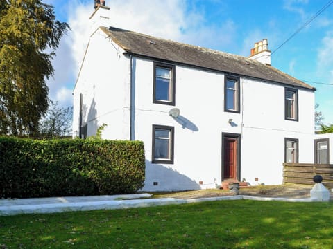 Delightful rural farmhouse | Butterhole Farmhouse, Mabie, near Dumfries
