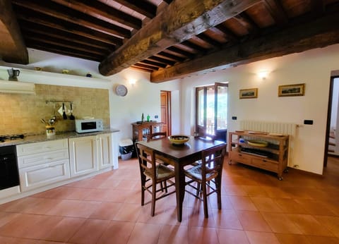 Upper floor kitchen diner