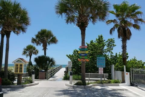 Beach Entrance - Just a 3/5 minute walk from the condo.  Come enjoy the white sands of Indian Rocks BEACH!