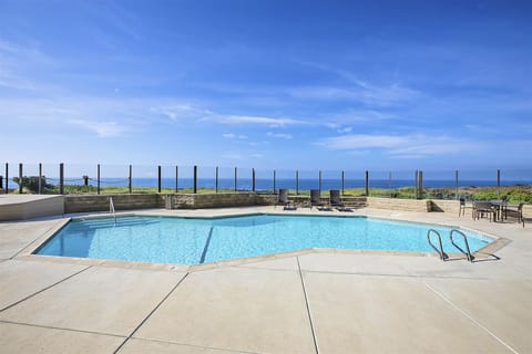 Pool, Spa and Clubhouse on Private Surfsong Grounds with Ocean Views!