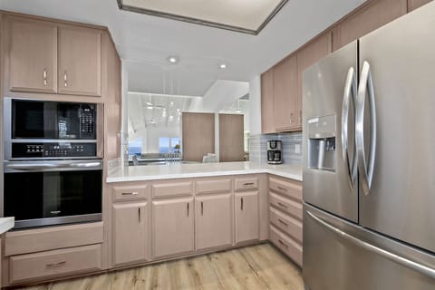Gorgeous and newly remodeled Kitchen