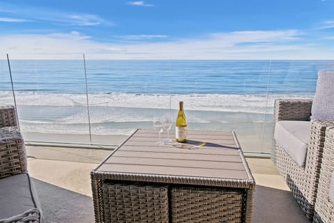 Unwind with views of the Pacific Ocean!