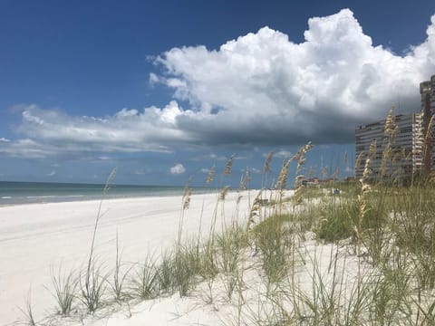 Beach nearby, sun loungers, beach towels