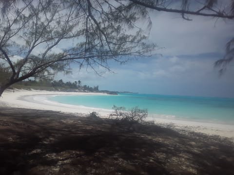 Beach nearby, sun loungers, beach towels