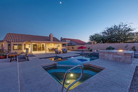 You will be impressed with the exquisite private pool and spa at GOLD CANYON MEMORIES!