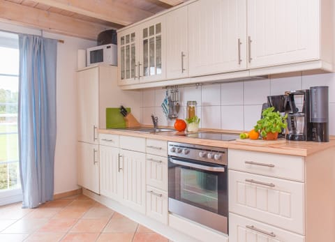 Kitchen in holiday apartment Achterdeck