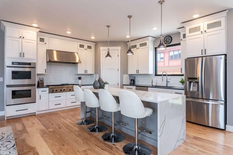 The chef in your group will delight in the amazing kitchen!