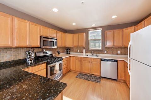 Fully equipped kitchen