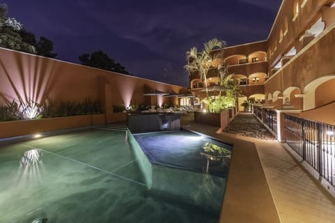 Outdoor pool, a heated pool