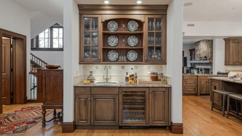 Wet Bar-Ice maker-Wine Refrigerator
