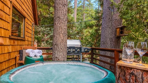 Hang out in the spa and enjoy the beautiful scenery. - Hang out in the spa and enjoy the beautiful scenery.