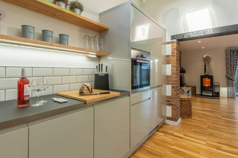 The Parlour, St Agnes. Cook up a feast for friends and family