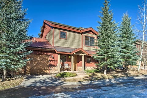 This Eagle-Vail home is the ideal mountain escape!
