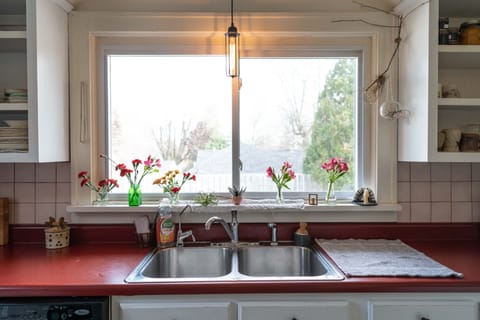 Reverse osmosis filtered water on tap & eco-friendly cleaning supplies included