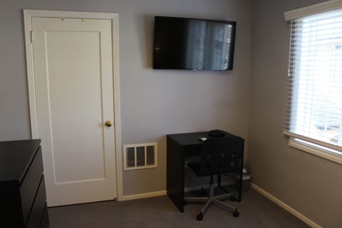 Smart tv, bedroom 1
