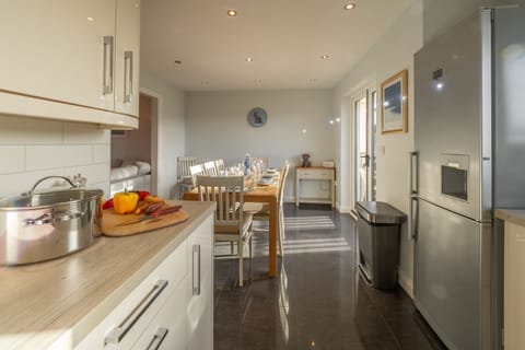 Sea Folly, Perranporth. First floor: Fully equipped kitchen with dishwasher and washing machine