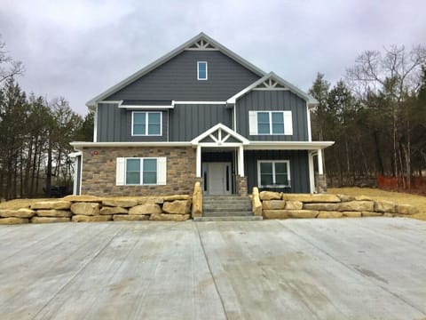 Welcome Home w/ Private Parking 6+ Vehicles or your Boat on 1/2 Acre Lot.