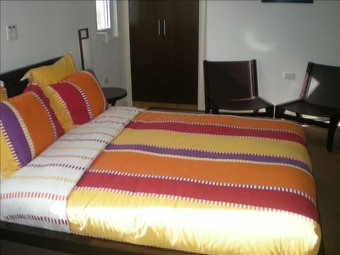 3 bedrooms, free WiFi, bed sheets, wheelchair access