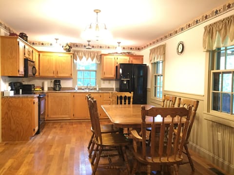 Kitchen/dining