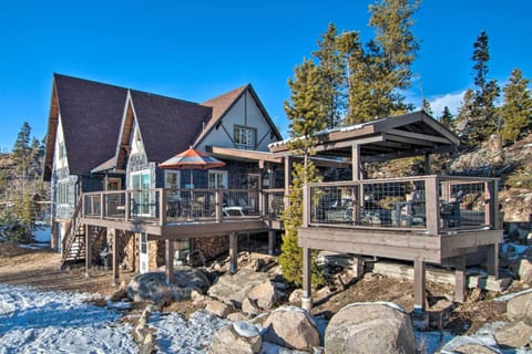 Grand Lake Vacation Rental | 4BR | 2.5BA | 2,766 Sq Ft | Stairs Required