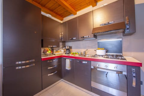 Modern fitted Kitchen with all you need