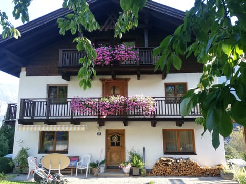 Tiroler Haus im Sommer - ein ganzes Haus für sich alleine!