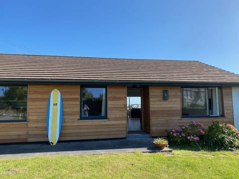 Blue Sky is blessed with two great surfing beaches 10 mins walk away. 