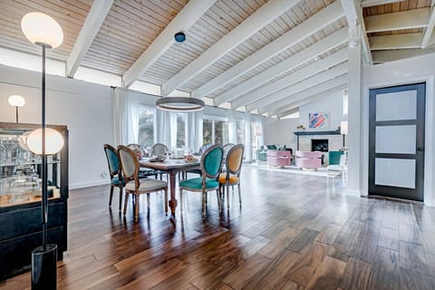 Dining room, new floors throughout