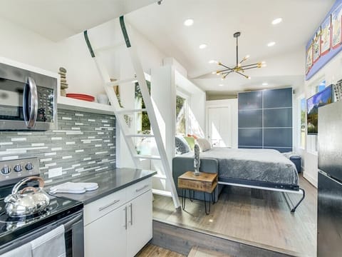 King size 14" memory foam mattress, Ladder goes to loft where there are two beds