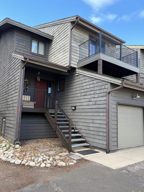 Frisco Over 2000 square feet, 7 and 30 night discount one block from downtown