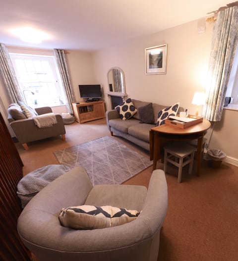 Free & unrestricted parking close by.
Excellent internet speed: 36.2 Mbps d'load