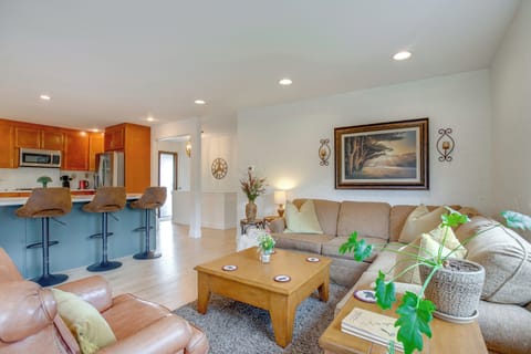 Lakewood Vacation Rental | 2BR | 2BA | 1,500 Sq Ft | Step-Free Access