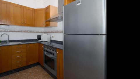 Fridge, microwave, oven, coffee/tea maker