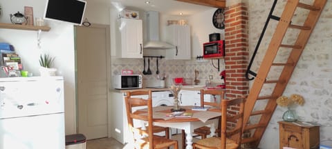 Pièce à vivre du gîte vous offrant tout le confort pour un séjour inoubliable