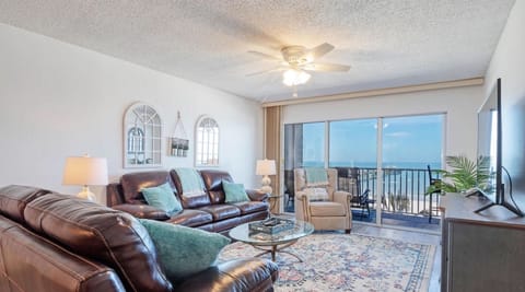 Family room with view of the Gulf!