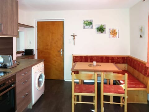 Table, Cabinetry, Furniture, Property, Building, Drawer, Wood, Chair, Interior Design, Lighting