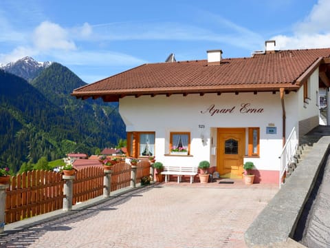 Cloud, Sky, Mountain, Property, White, Light, Table, Green, Flower, Shade